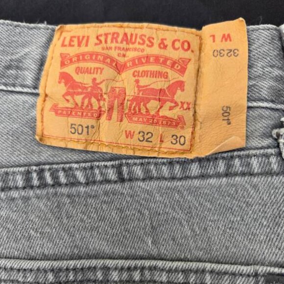 Levi's Gray 501 Jeans - Size 32 x 30 - Picture 4 of 9